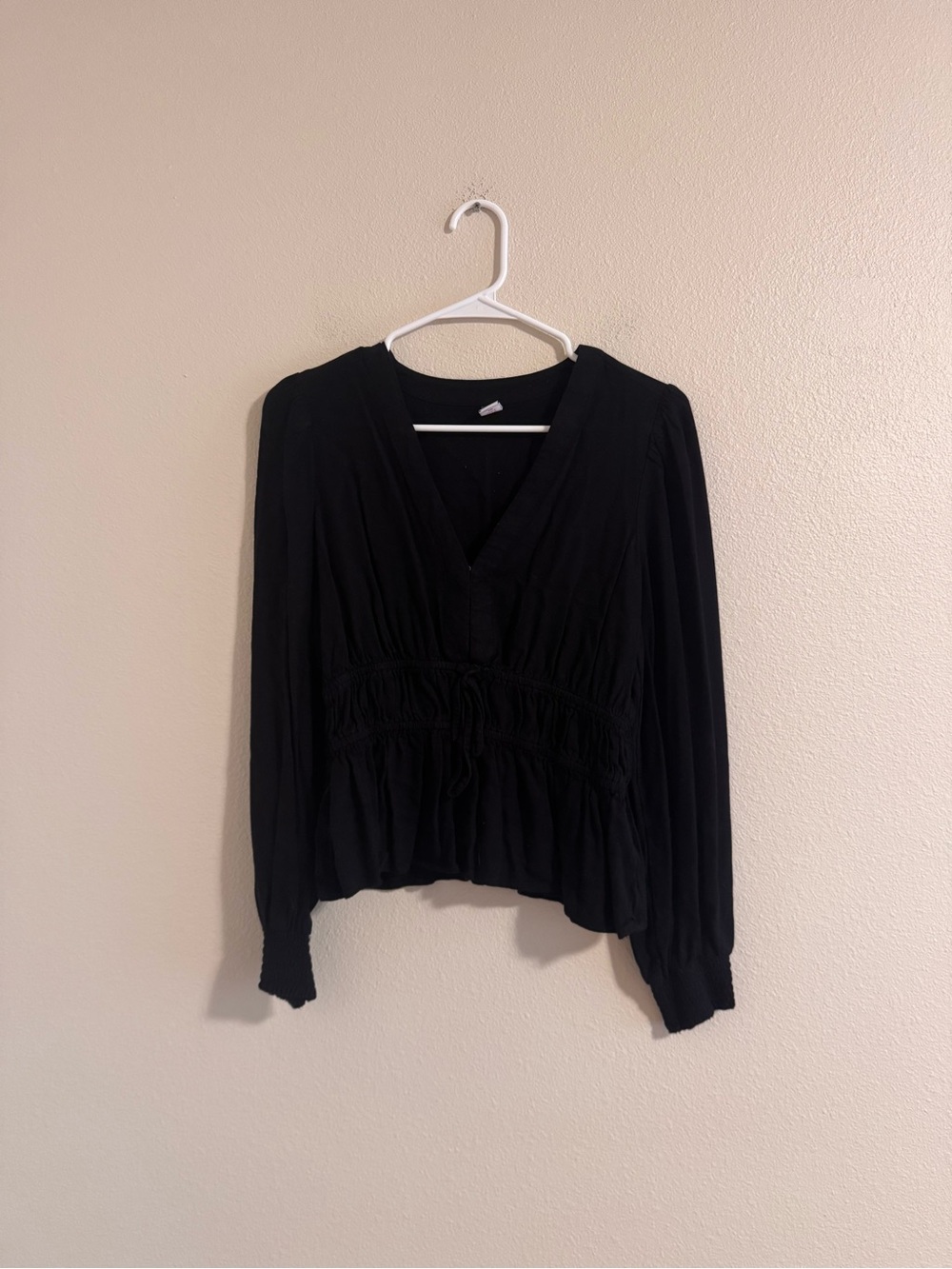 Old Navy Black V-Neck Long Sleeve Peplum Top